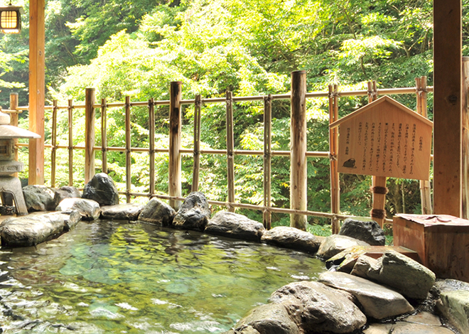 清流の湯（貸切露天風呂）